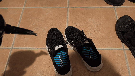 Mesh-shoes-airduster-0
