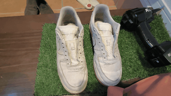 airforce1-tongue-airduster