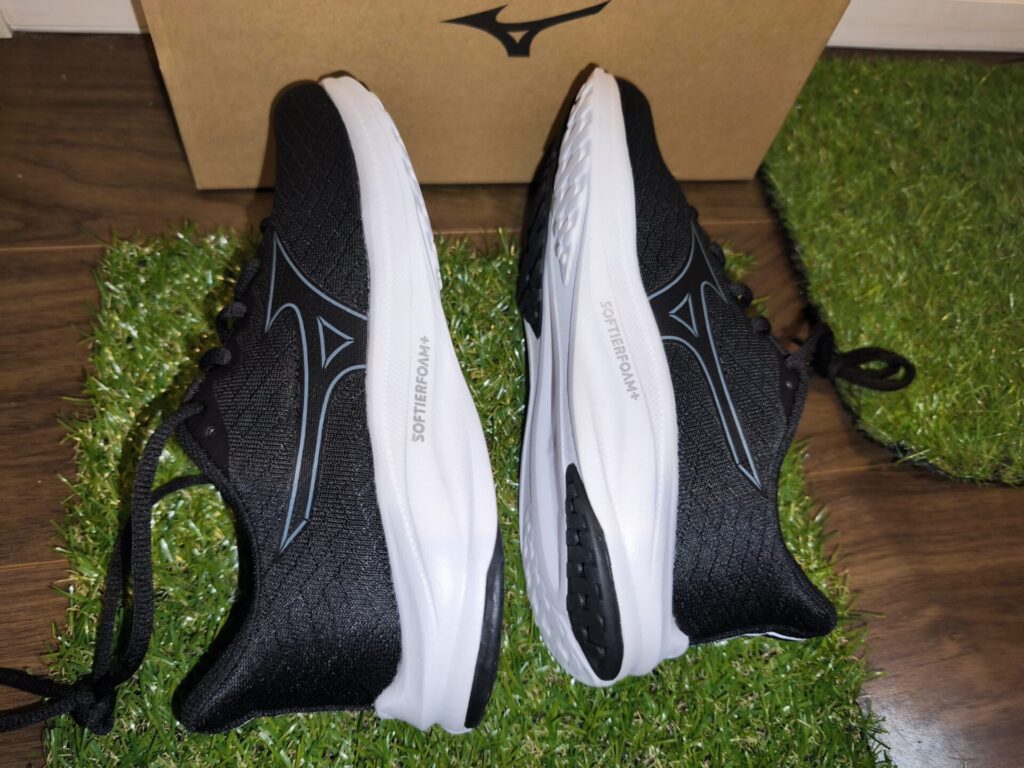 mizuno-pioneroad2-side-outside