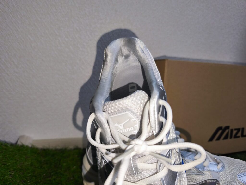 WAVERIDER10-heel-pocket